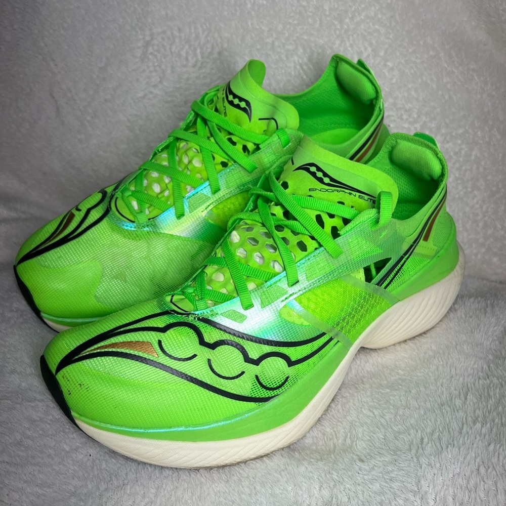 Men’s size 11.5 Saucony endorphin Elite’s